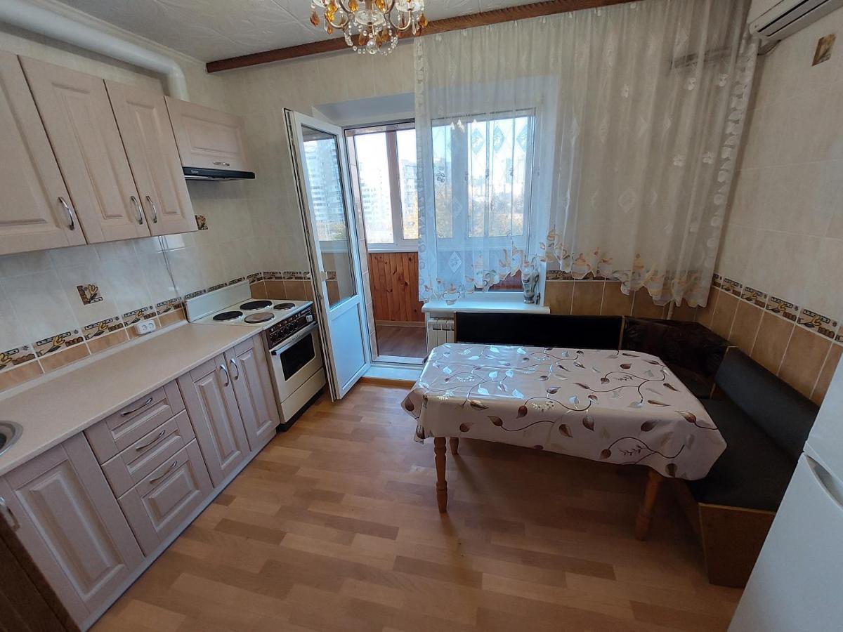 2К Апартаменты Ул.Ревуцкого 19/1 Kiev Esterno foto